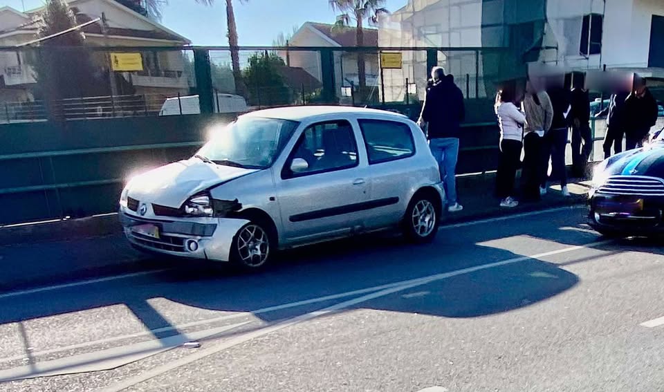Famalicão: Dois feridos em colisão entre viaturas na Av. 9 de Julho