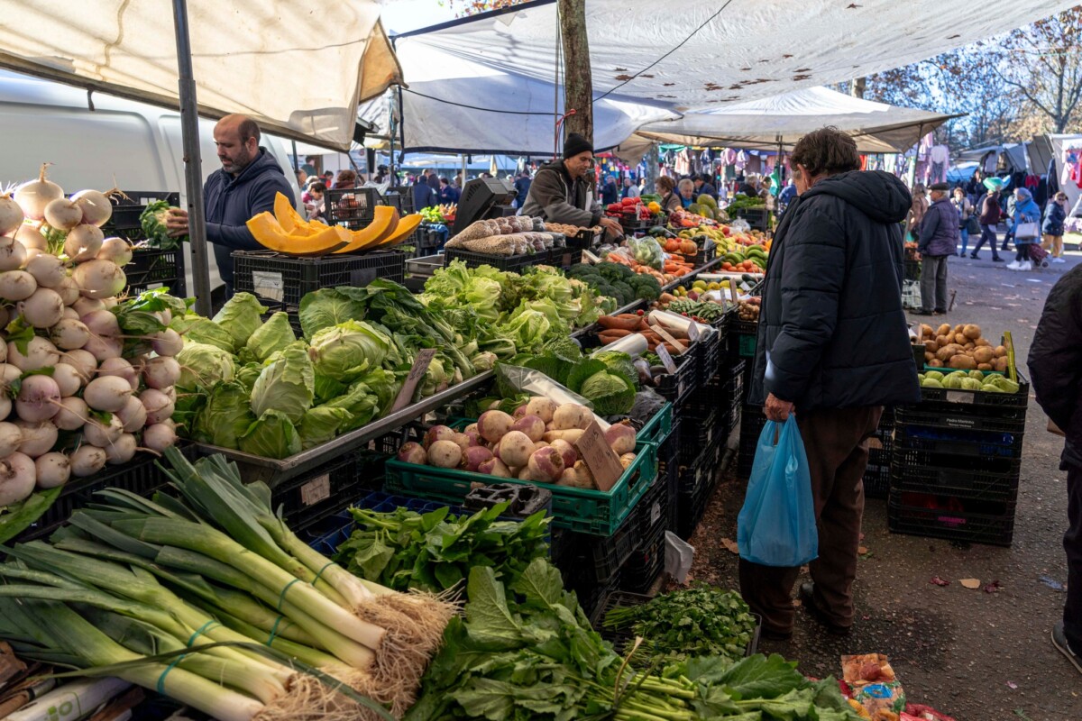 Famalicão: Feira semanal antecipada para amanhã (terça-feira) até às 13 horas
