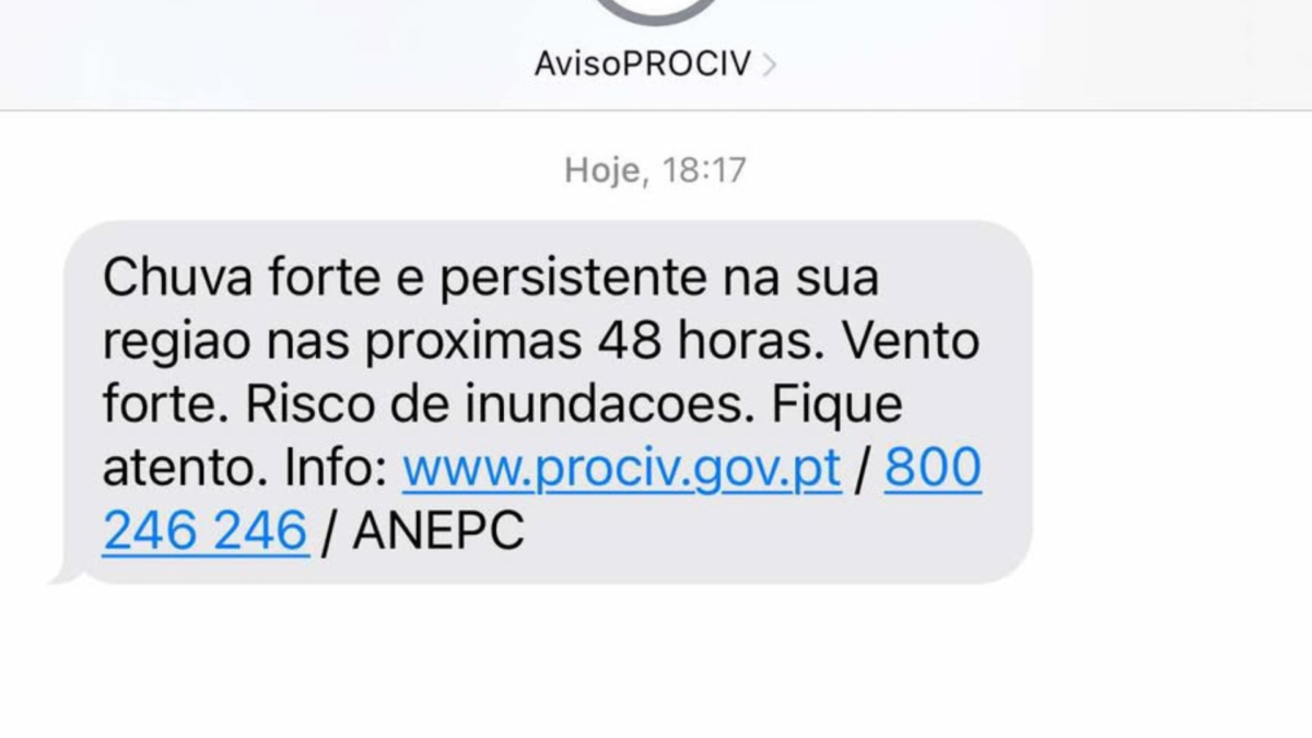 Proteção Civil lança alerta por SMS: "Chuva forte e persistente na sua região nas próx. 48 horas"