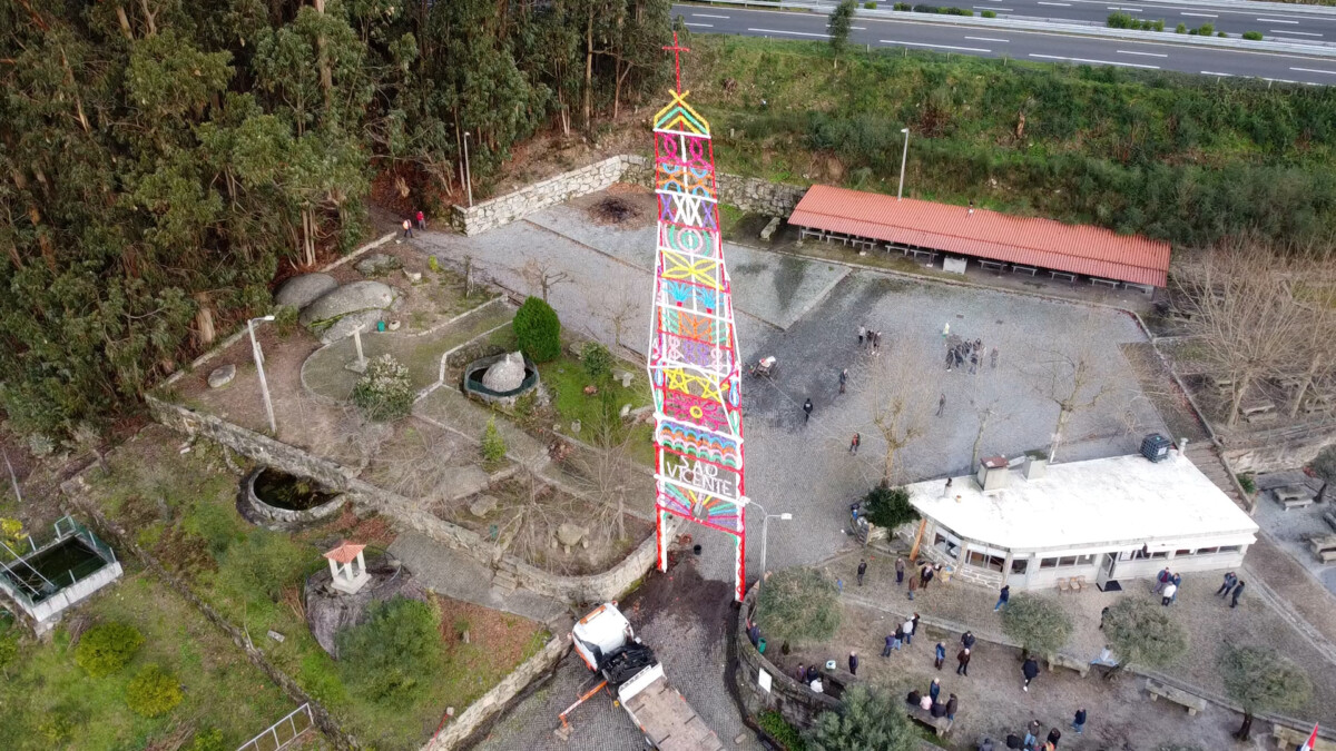 Famalicão: Arco de S. Vicente "sobe ao céu" na tarde deste sábado