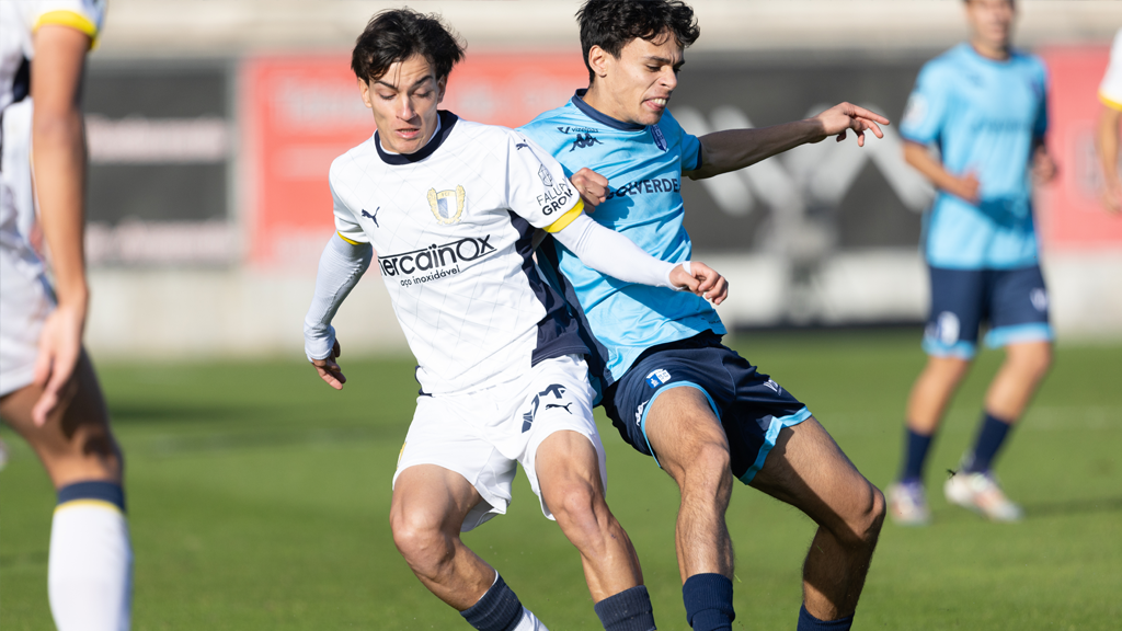 Famalicão com dez empata (1-1) em Vizela