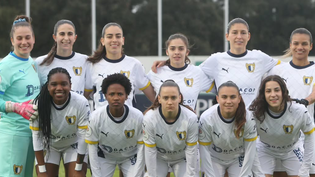 Famalicão perde (1-3) com o Benfica debaixo de temporal