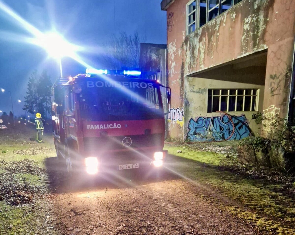Famalicão: Bombeiros acionados para fogo na antiga Crump em Calendário