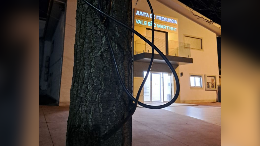 Famalicão: Cortam cabo para levar luzes de natal da Junta de Freg. de Vale S.Martinho