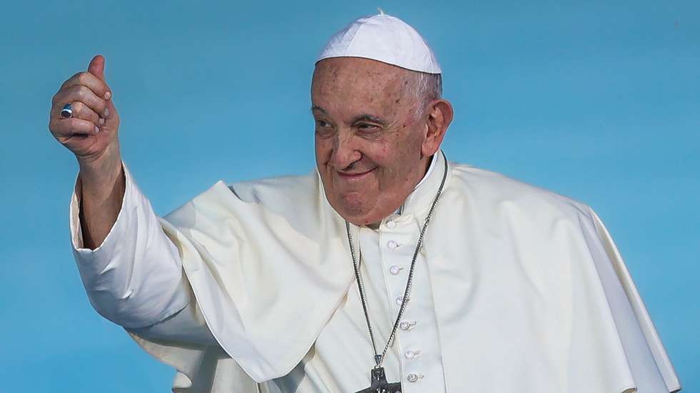 Papa Francisco está em "estado crítico", anuncia o Vaticano