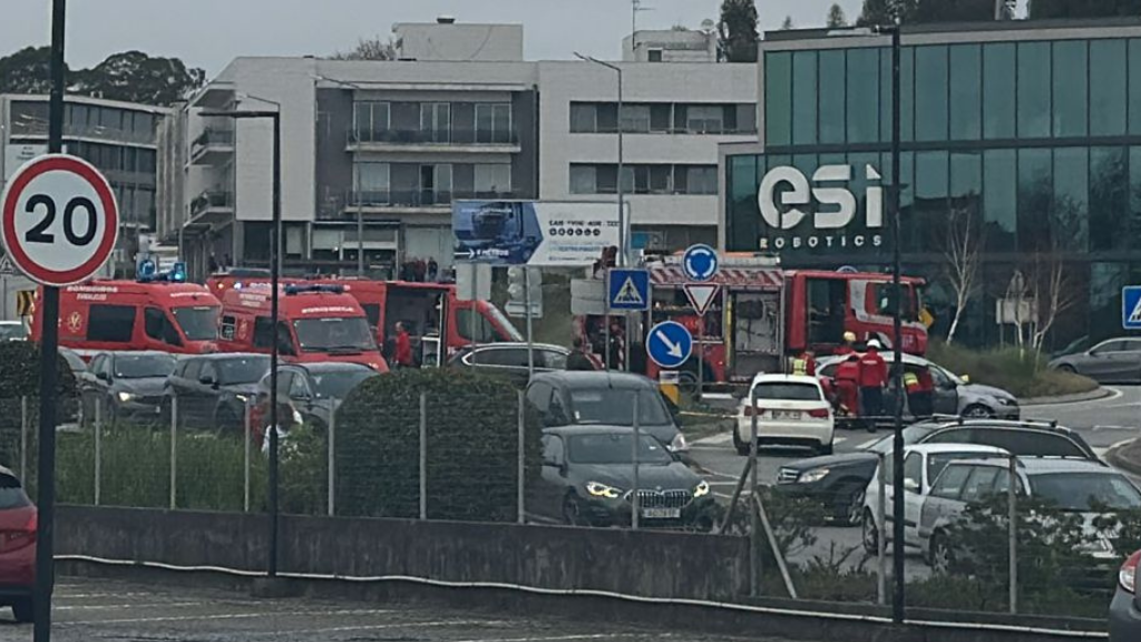 Famalicão: Acidente junto ao Grocenter corta N14 e faz pelo menos dois feridos