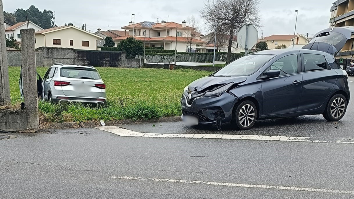 Famalicão: Colisão entre veículos na freguesia de Esmeriz