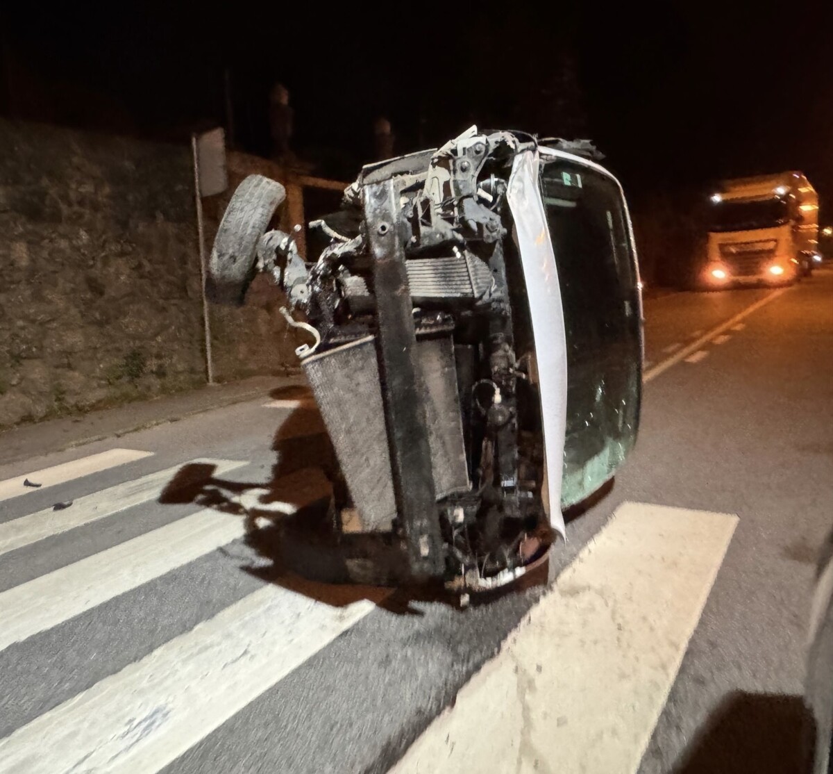 Famalicão: Aparatoso despiste com capotamento no Louro