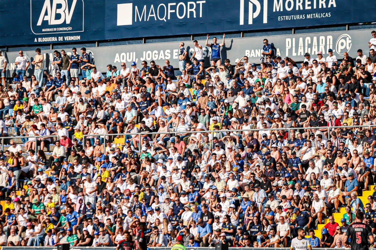 Famalicão goleia AVS em casa (4-1)