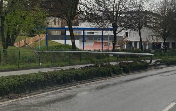 Famalicão: Poste cai e obriga a corte da Av. Carlos Bacelar