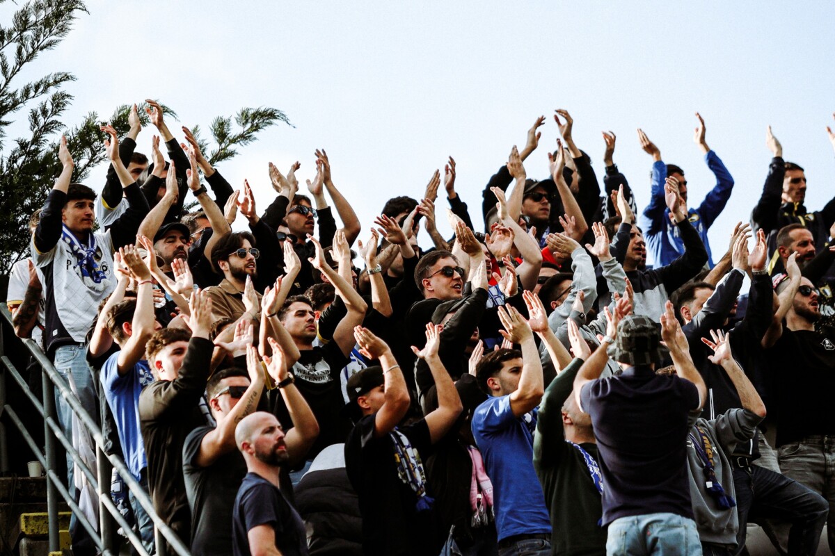 Famalicão sofre golo aos 90' e perde com o Farense (2-1)