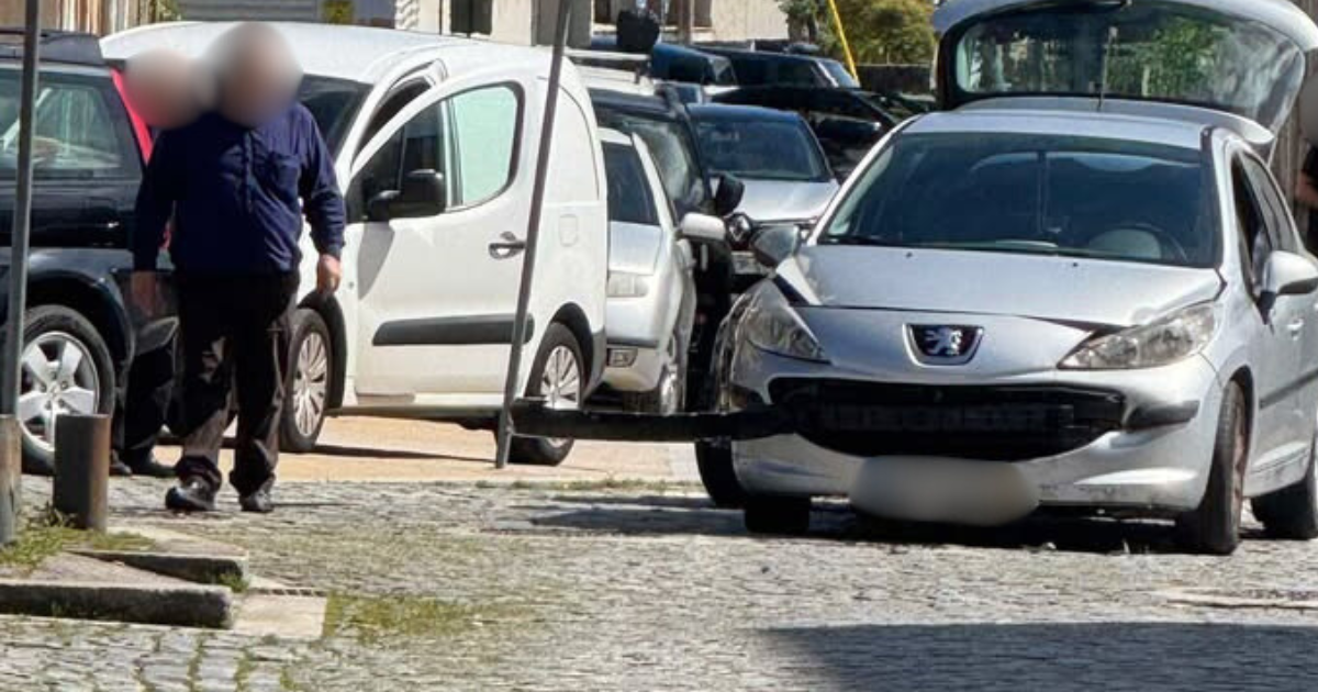 Famalicão: Colisão entre viaturas na freguesia de Calendário