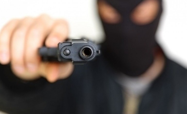 Famalicão: Encapuzados e armados assaltam casa em Pedome