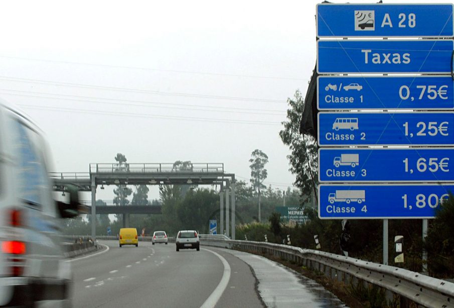 Em caso de acidente ou avaria peça ajuda sem sair do carro com a SOS Autoestrada