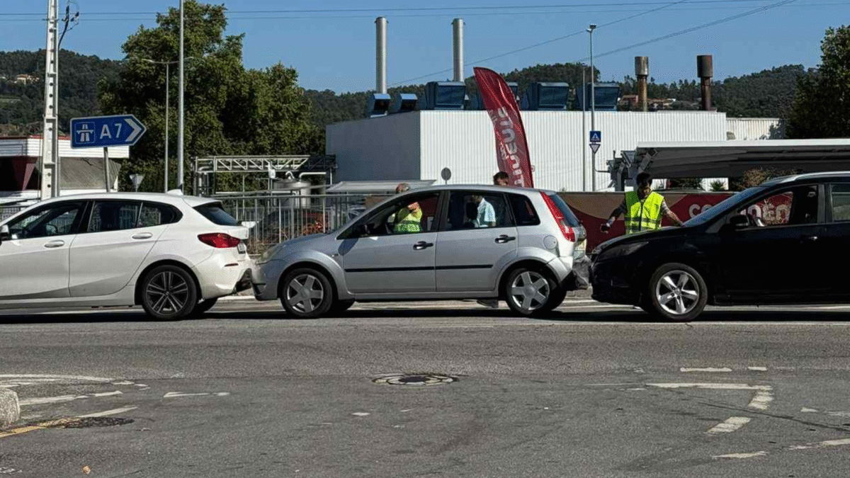 Famalicão: Choque em cadeia na N206 em Pousada de Saramagos