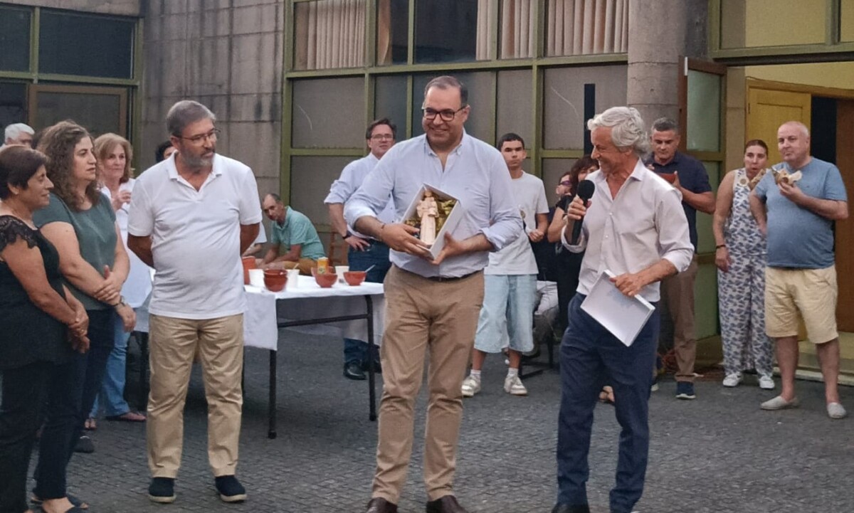 Mais de 200 pessoas no convívio de agradecimento/despedida ao Padre Francisco Carreira