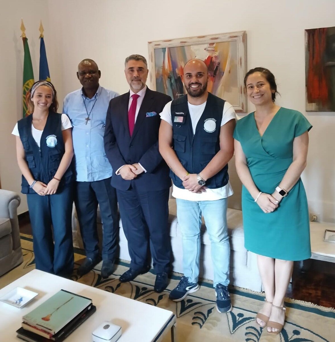 Embaixada de Portugal recebe famalicenses da HumanitAVE em Bissau