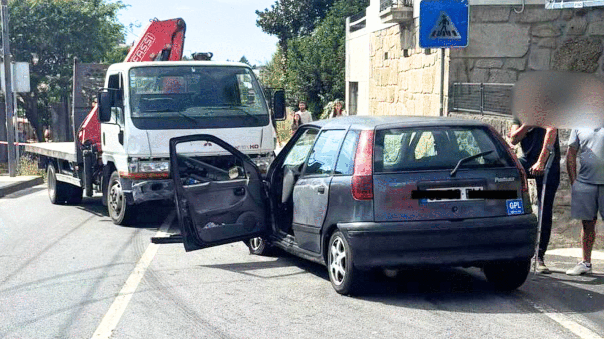 Famalicão: Dois feridos em acidente que obrigou ao corte da estrada Famalicão - Póvoa em Cavalões