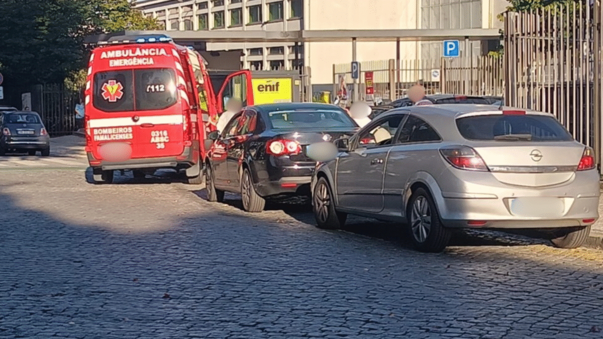 Famalicão: Um ferido em colisão entre viaturas na zona escolar