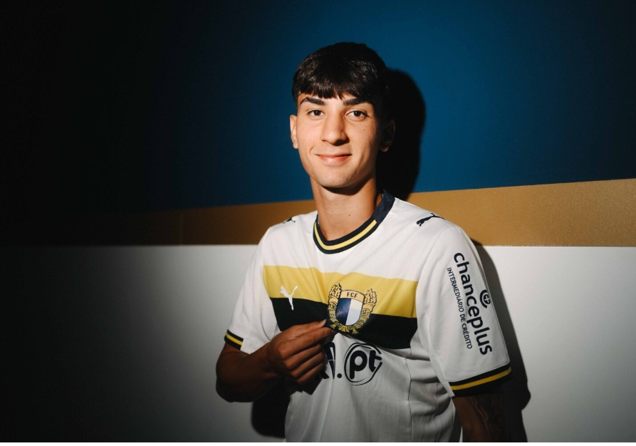 FC Famalicão contrata jovem internacional espanhol
