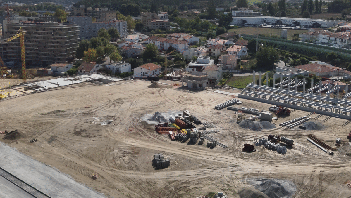 Famalicão: Parque de estacionamento para 100 lugares junto ao Centro de Atletismo