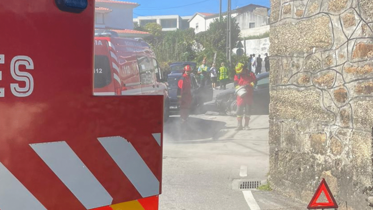 Famalicão: Um ferido em colisão entre carros na Ponte da Minhoteira