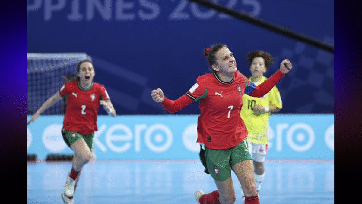 Famalicão: Ana Azevedo bisa e coloca Portugal nos quartos de final do Campeonato do Mundo de futsal