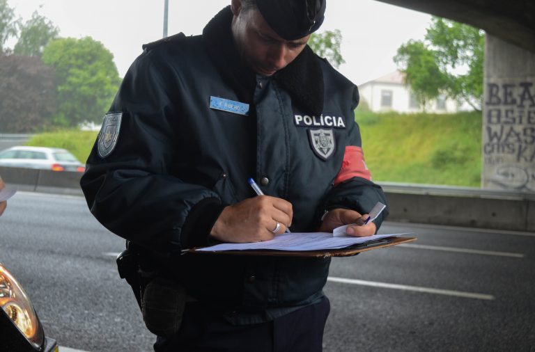 Novas regras: Condutores recentes podem perder a carta com uma única infração