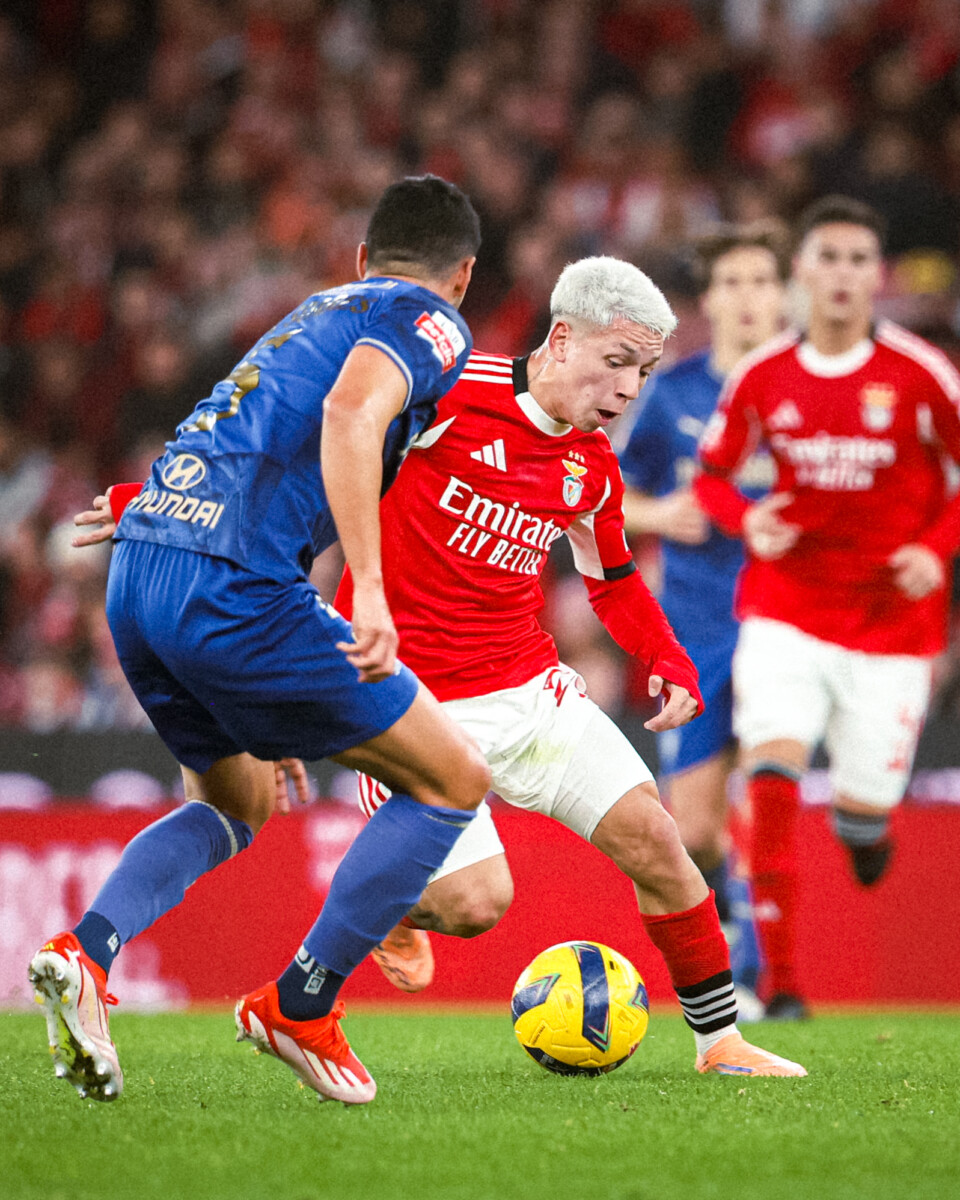 Benfica multado em quase 8 mil euros no jogo com o Famalicão