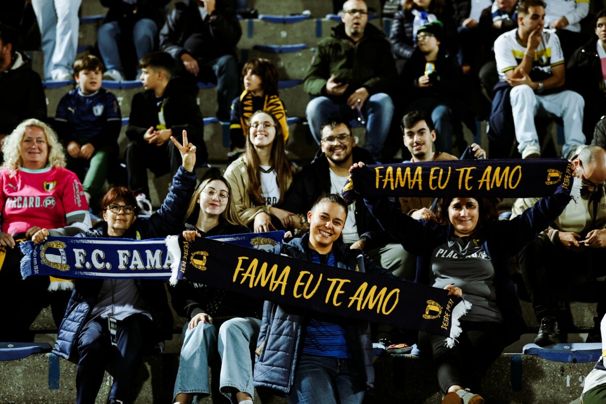 Famalicão: "Caravana" famalicense ruma ao Estádio do Dragão
