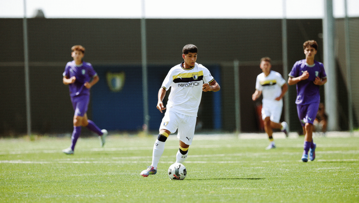 Famalicão: Selecionador nacional sub-17 chama goleador do Famalicão
