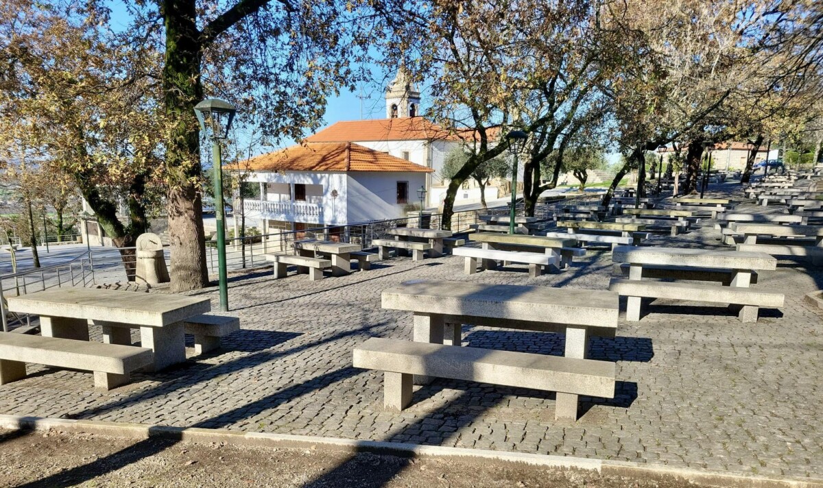 Famalicão: Parque de merendas do Santuário de Nossa Srª do Carmo cresce com a instalação de mais mesas