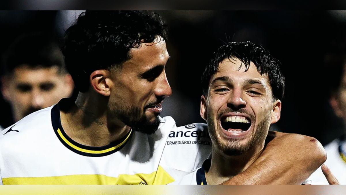 Famalicão vence o Tondela com goleada em casa (3-0)