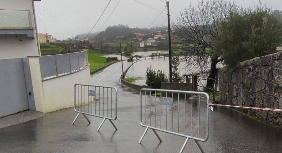 Famalicão: Arnoso Sta Maria decide fechar rua devido à subida do rio